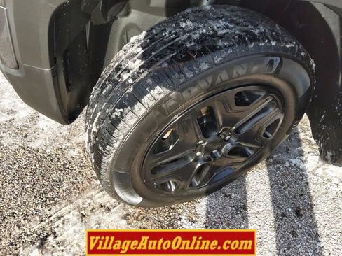 Used 2018 Jeep Renegade Trailhawk w/ Cold Weather Group II image 8