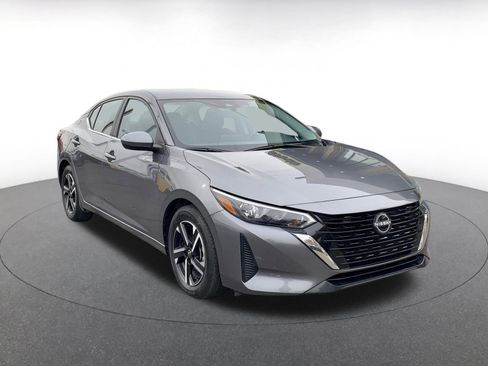 Used 2025 Nissan Sentra SV image 1