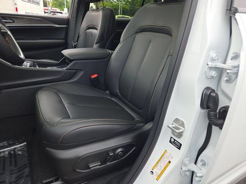 New 2026 Jeep Grand Cherokee L Limited AWD/4WD image 30
