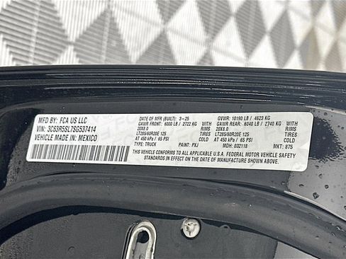 New 2025 RAM 2500 Limited w/ Towing Technology Group image 19