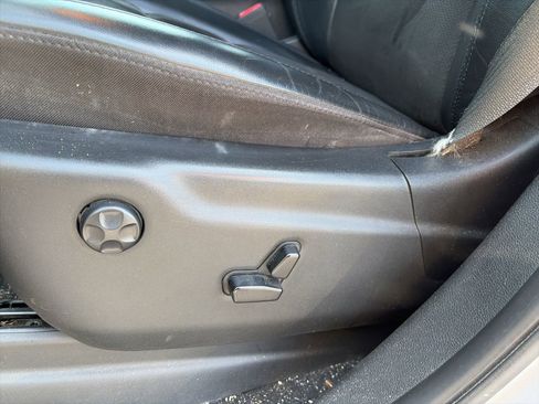 Used 2020 Jeep Grand Cherokee Laredo w/ Laredo X Package image 13