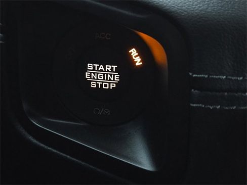 Used 2025 Jeep Gladiator Sport image 22