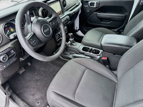 Used 2023 Jeep Wrangler Unlimited w/ Sun & Screen Package AWD/4WD image 25