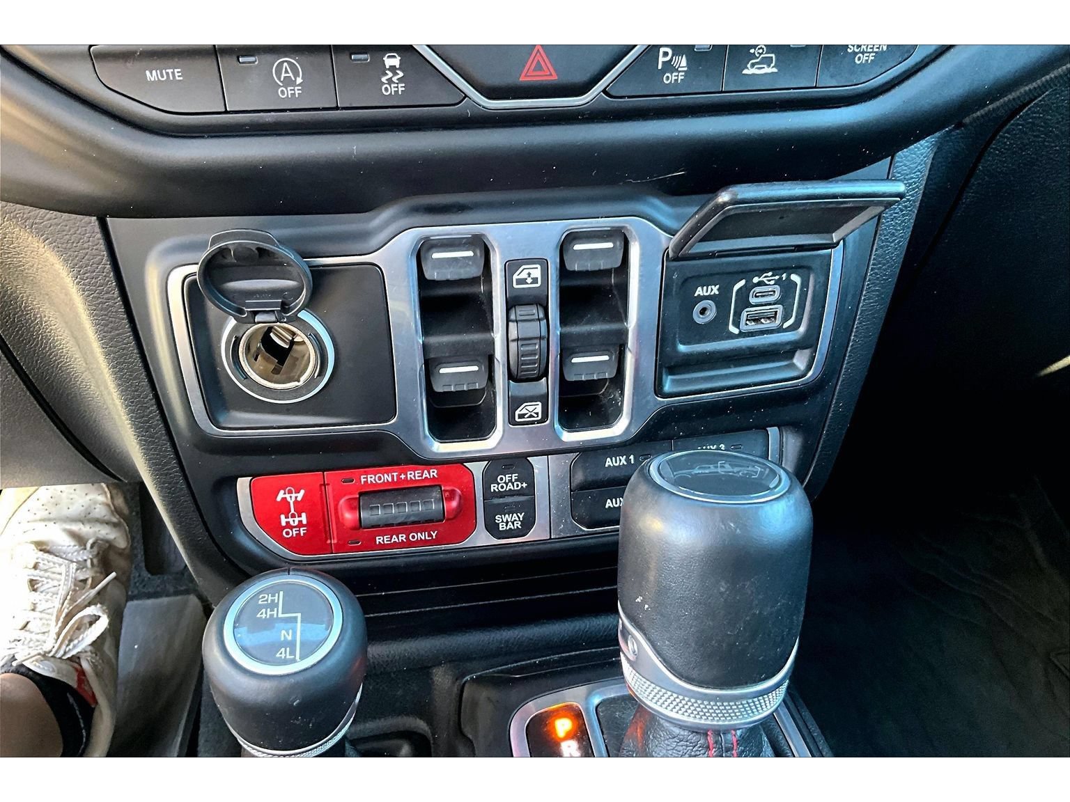 Used 2020 Jeep Gladiator Rubicon AWD/4WD image 17
