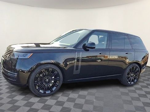 Used 2024 Land Rover Range Rover SE image 4