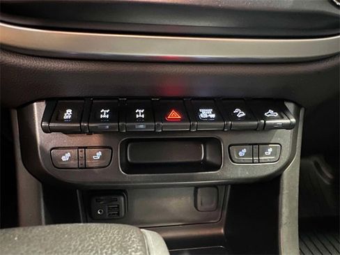 Used 2020 Chevrolet Colorado ZR2 image 20