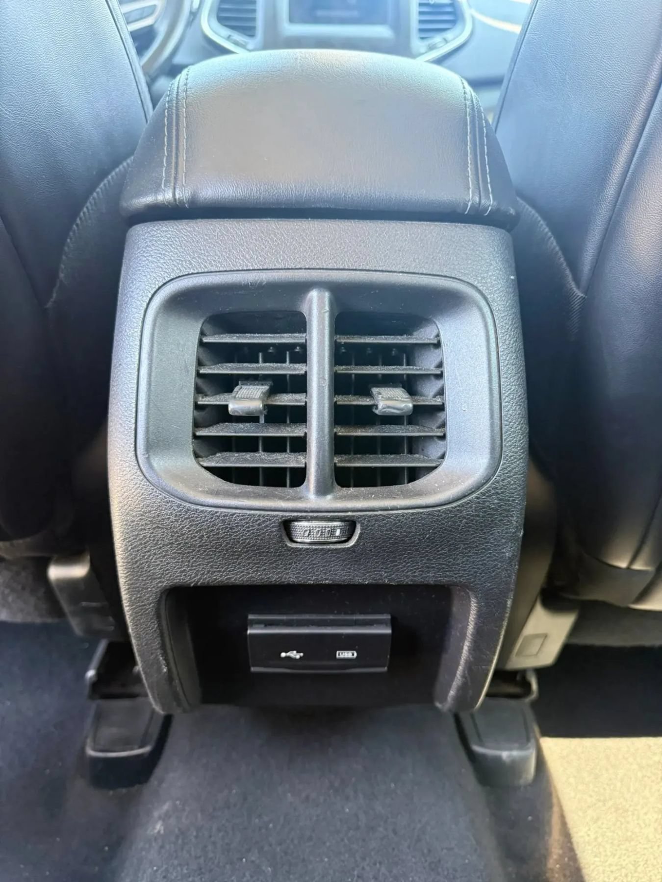 Used 2019 Jeep Cherokee Latitude Plus w/ Cold Weather Group AWD/4WD image 13