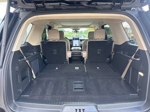 Used 2024 Ford Expedition Limited AWD/4WD image 17