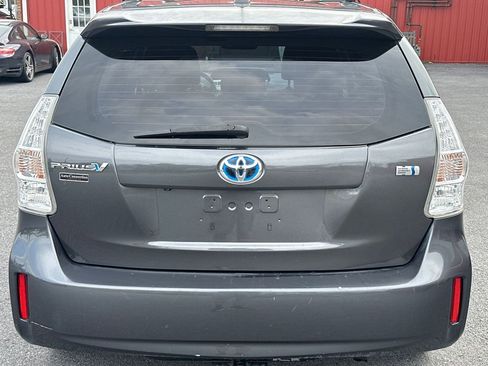 Used 2012 Toyota Prius V Five image 9