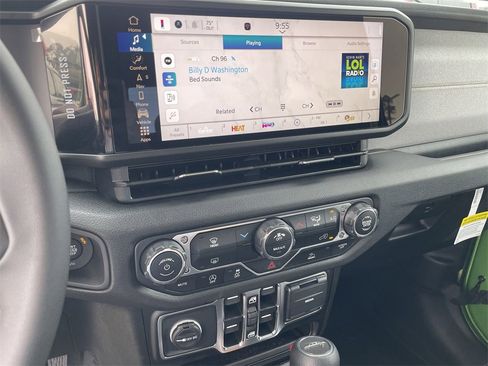 New 2025 Jeep Gladiator Sport image 22