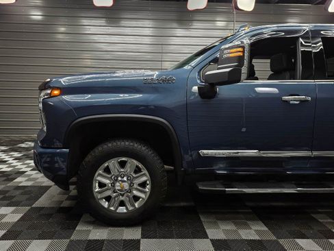 Used 2025 Chevrolet Silverado 2500 High Country w/ High Country Premium Package AWD/4WD image 50