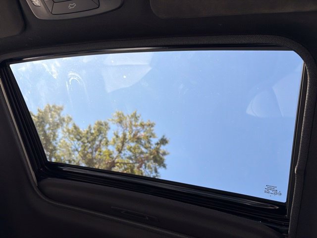 Used 2026 Toyota Sienna XSE FWD image 38