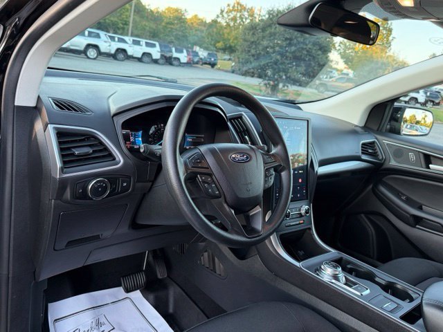 Used 2024 Ford Edge SE w/ Black Appearance Package AWD/4WD image 16