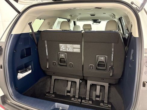 New 2026 Kia Carnival EX FWD image 18
