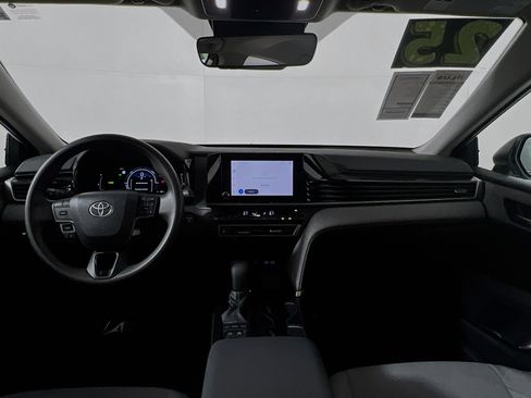 Used 2025 Toyota Camry LE w/ Convenience Package image 30