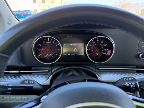 Used 2024 Kia Carnival LX image 29