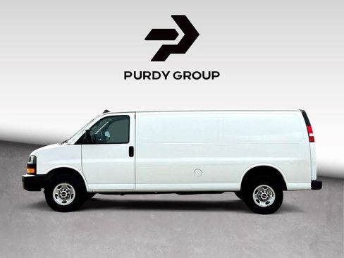 Used 2022 GMC Savana 3500 Extended w/ Driver Convenience Package RWD image 5
