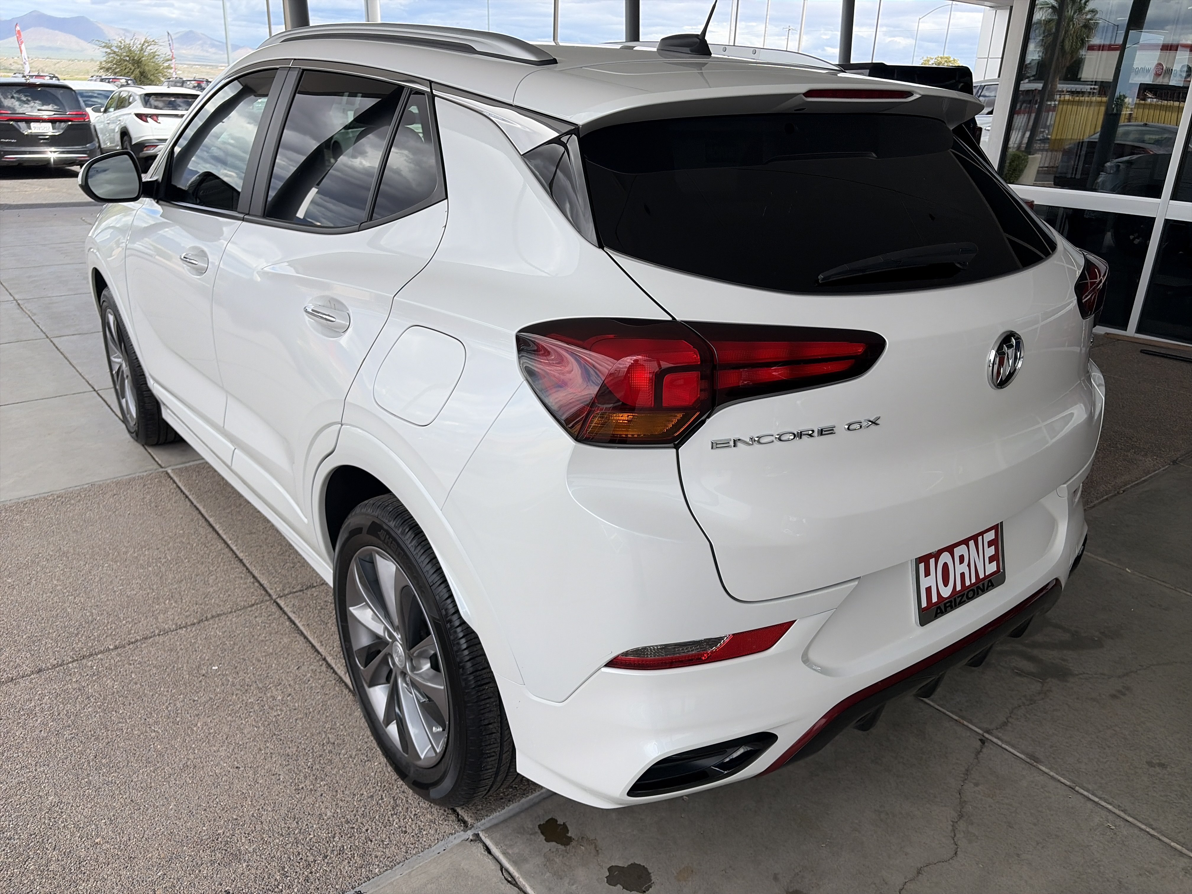 Used 2022 Buick Encore GX Select w/ Sport Touring Package FWD image 6