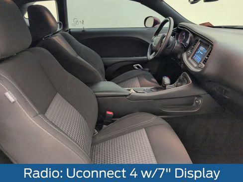Used 2022 Dodge Challenger SXT image 17