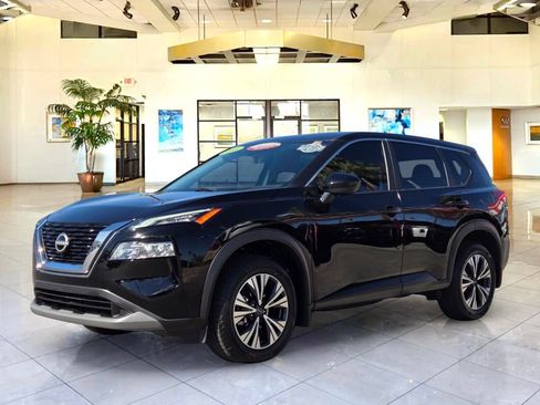 Used 2023 Nissan Rogue SV FWD image 1