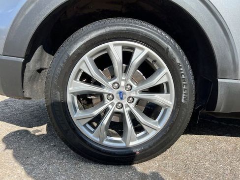 Certified 2023 Ford Explorer XLT w/ Equipment Group 202A AWD/4WD image 14