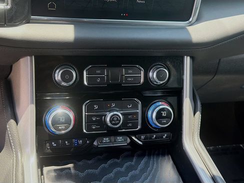 Used 2023 GMC Yukon Denali AWD/4WD image 13