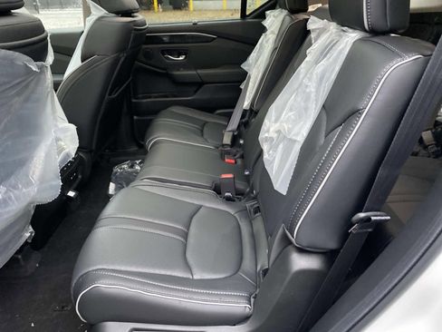 New 2025 Honda Pilot Elite image 8