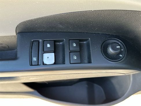 Used 2017 Chevrolet Sonic LT image 7