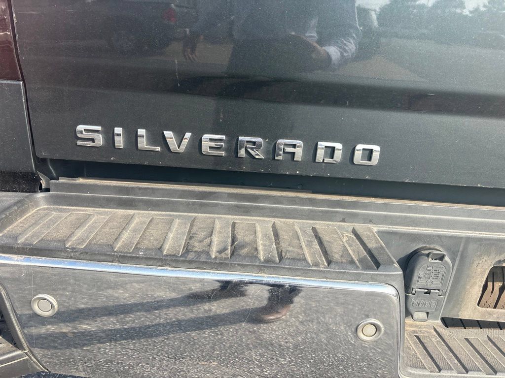 Used 2018 Chevrolet Silverado 2500 LT w/ LT Convenience Package AWD/4WD image 5