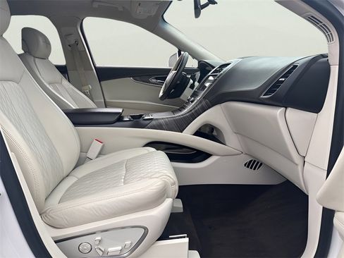 Used 2019 Lincoln Nautilus Black Label image 18