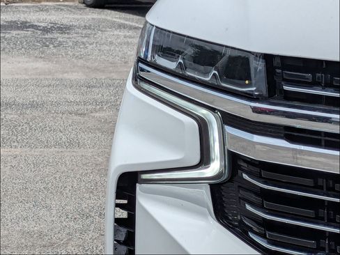Used 2024 Chevrolet Suburban LT RWD image 10