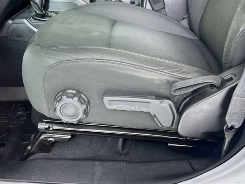 Used 2018 Jeep Wrangler Unlimited Sahara w/ Uconnect 4C Nav & Sound Group image 20