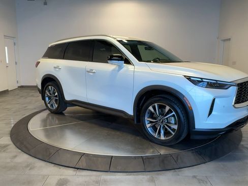 Certified 2023 INFINITI QX60 Luxe w/ Cargo Package AWD/4WD image 2