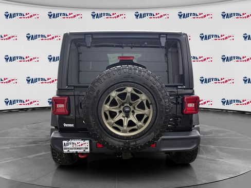 Used 2018 Jeep Wrangler Unlimited Rubicon image 4