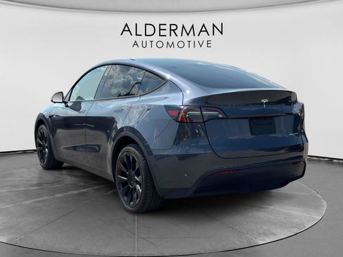 Used 2023 Tesla Model Y AWD image 3