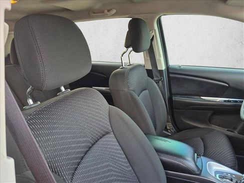 Used 2019 Dodge Journey SE FWD image 13