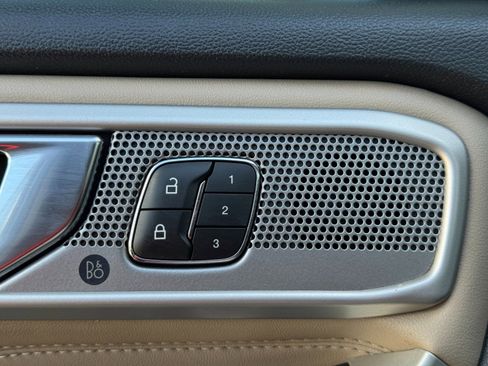 Used 2021 Ford Explorer Limited w/ Equipment Group 301A image 17