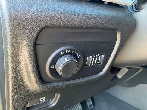 Used 2024 Jeep Grand Cherokee Altitude image 18