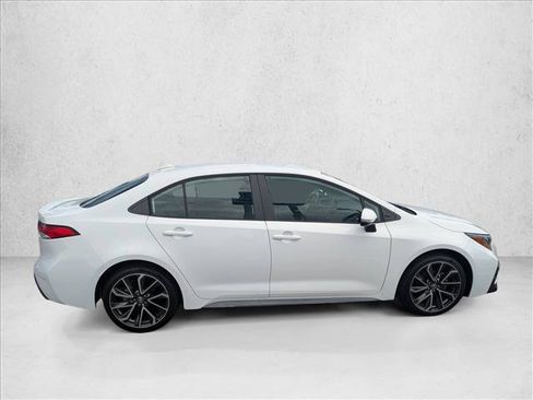 Used 2022 Toyota Corolla SE FWD image 4