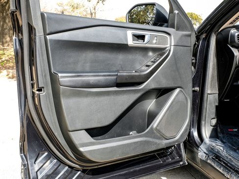 Used 2021 Ford Explorer 2WD image 39