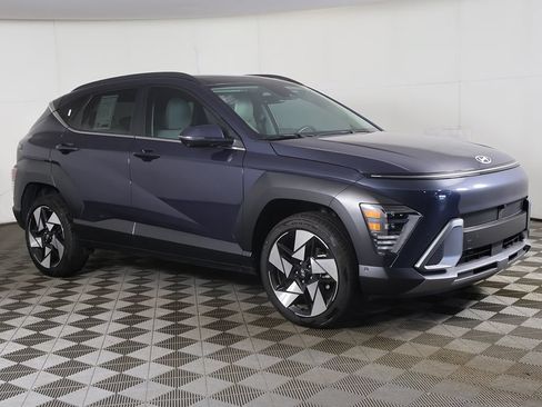 Used 2025 Hyundai Kona Limited AWD/4WD image 2