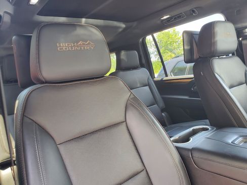 Used 2021 Chevrolet Suburban High Country w/ Premium Package AWD/4WD image 47