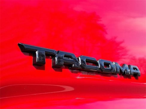 Used 2023 Toyota Tacoma TRD Off-Road image 31