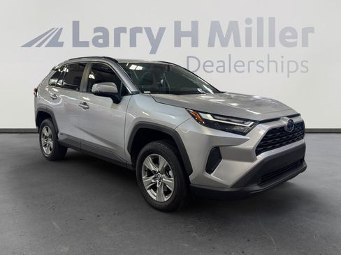 Used 2024 Toyota RAV4 XLE image 7