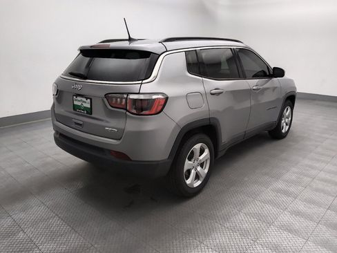 Used 2019 Jeep Compass Latitude FWD image 9