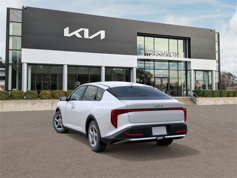 New 2025 Kia K4 LXS image 5