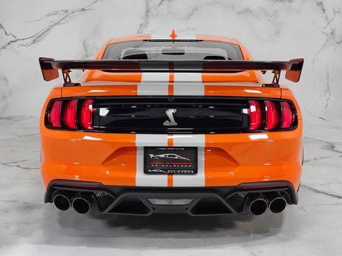 Used 2021 Ford Mustang Shelby GT500 w/ Carbon Fiber Track Pack image 11