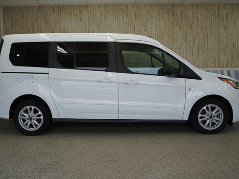 Used 2019 Ford Transit Connect XLT image 6