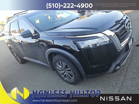 Used 2022 Nissan Pathfinder SV image 5