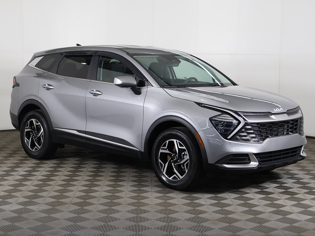 Used 2024 Kia Sportage LX AWD/4WD image 2
